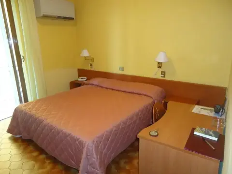 Hotel Romagna - Photo 2