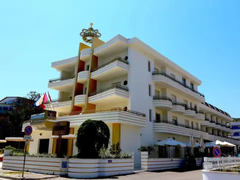 Hotel Royal - Photo 1