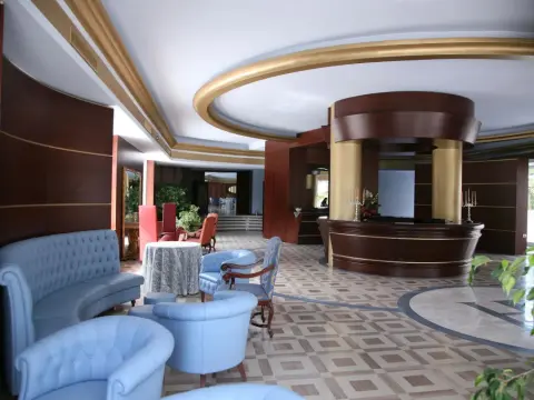 Hotel Royal - Photo 2