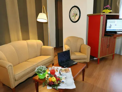 Hotel Royal Palace - Photo 2