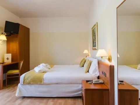 Hotel Sant Ilario - Photo 3