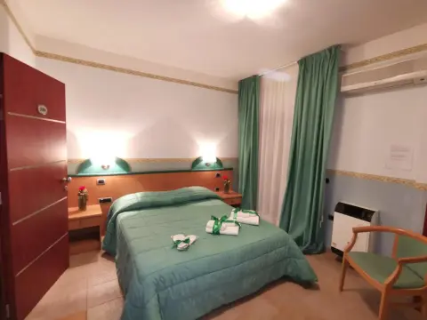 Hotel Santa Lucia - Photo 3