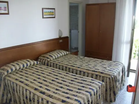 Hotel Santorotto - Photo 2
