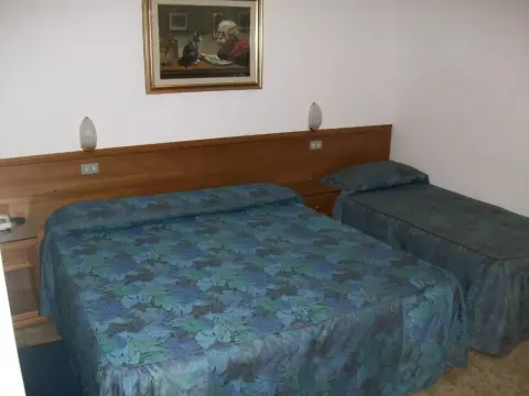 Hotel Santorotto - Photo 4