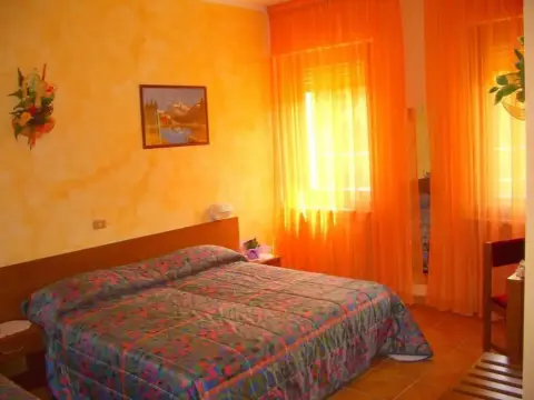 Hotel Sarre - Photo 4