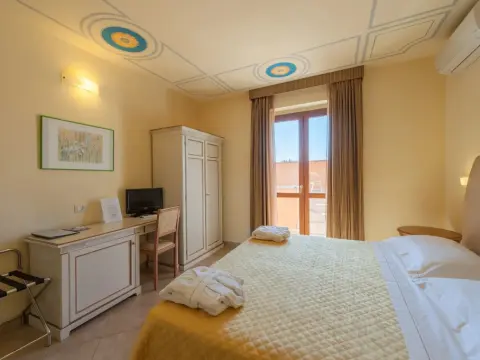 Hotel Saturno Fonte Pura - Photo 2