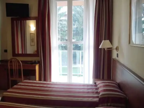 Hotel Select - Photo 3