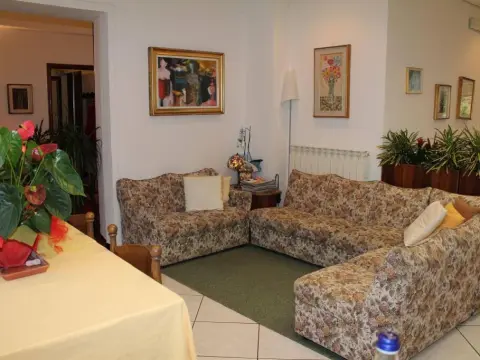 Hotel Serena - Photo 2