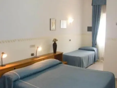 Hotel Serena - Photo 1