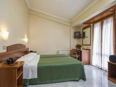 Hotel Tiffany - Photo 2
