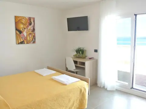 Hotel Touring Misano Adriatico - Photo 2