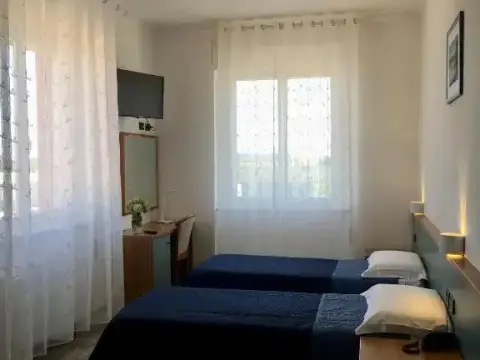 Hotel Trieste - Photo 2