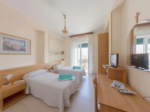 Hotel Venezia Vasto - Photo 2