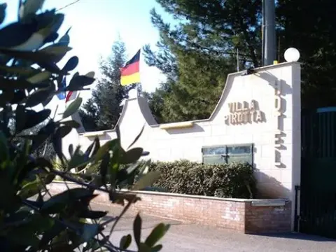 Villa Pirotta - Photo 1