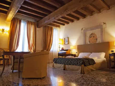 Hotel Villa Policreti - Photo 4