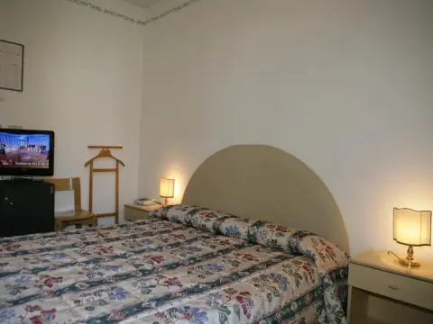 Hotel Villa Rosa - Photo 3