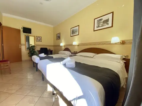 Hotel Washington - Photo 2