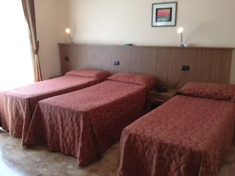 Hotel York - Photo 3