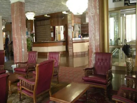Imperial Palace - Photo 2