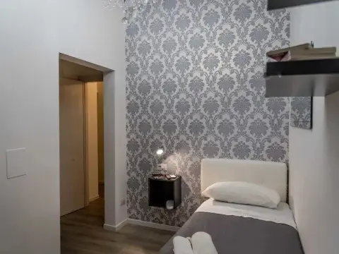 Inside Roma Rooms - фото 4