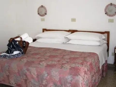 International Hotel - Photo 2