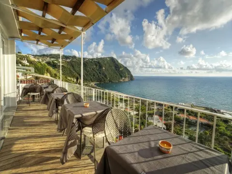 ischia-forio With a Breathtaking View, Imperamare, 10 Persons - фото 2