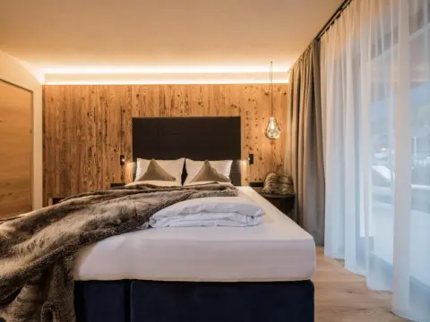 K1 Mountain Chalet Luxury Home - Photo 3
