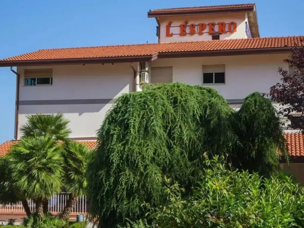 L' Espero Hotel