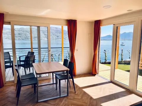 Lago Maggiore Bay - Photo 4