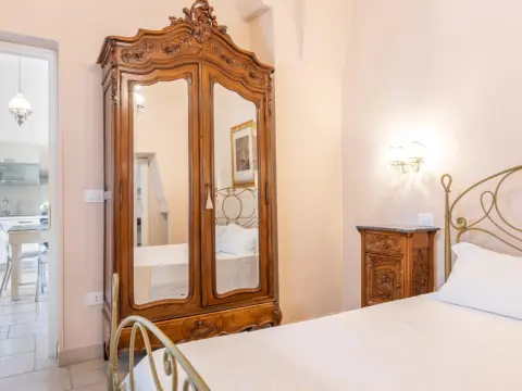 Large, Beautiful Apartment and Pool - Photo 2