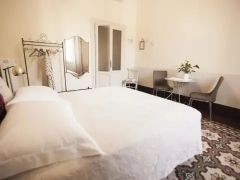 Le Flaneur Bed and Breakfast - Photo 4