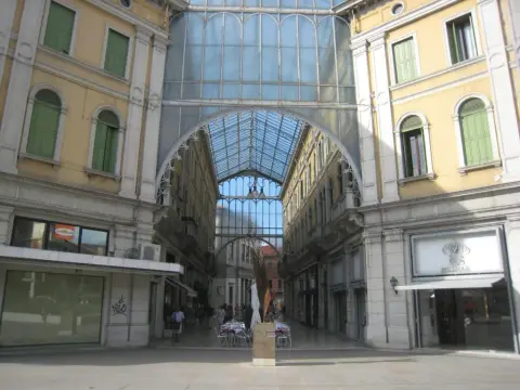 Le Maschere - Photo 1