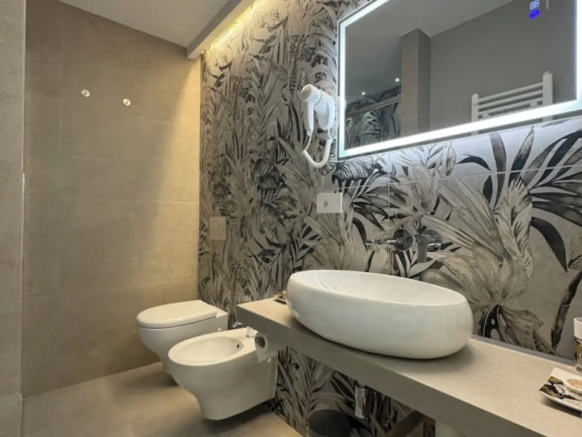 Lina Suites & Rooms