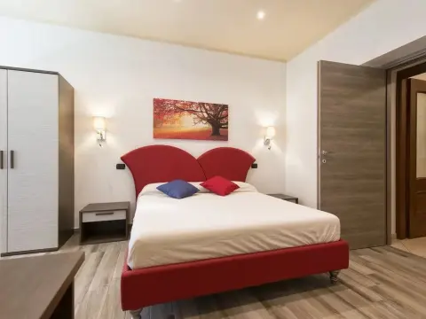 Lorenz Suites - Photo 3