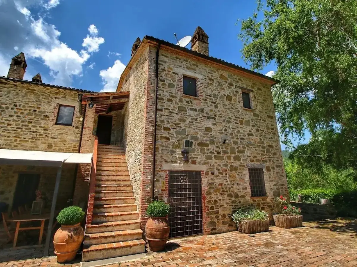 Lush Farmhouse in Umbertide With Pool