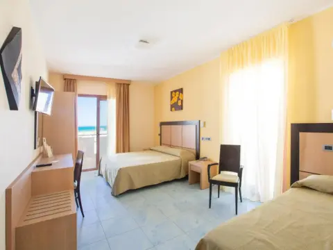 Marc Hotel - Photo 4