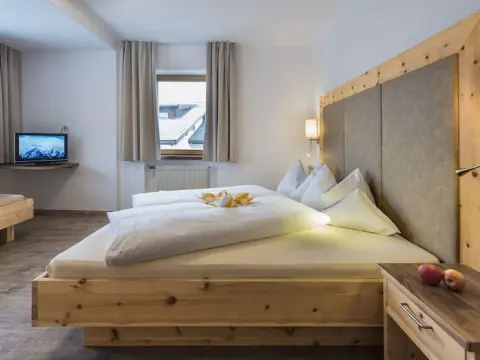 Martina Breakfast Lodge - Photo 4