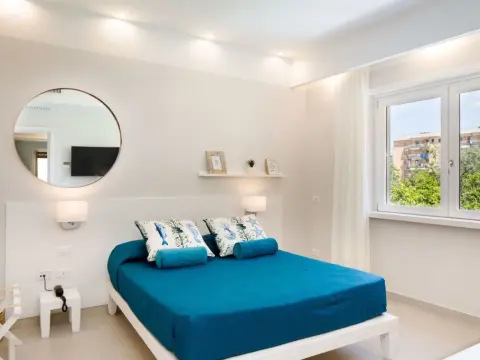 Melrose Sorrento - Photo 1