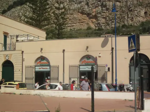 Mondello beach holiday - фото 1