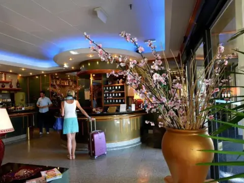 MSN Hotel Galles - Photo 2