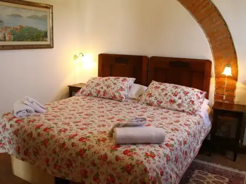 Nice Apartment in Guasticce With Pool - Photo 2