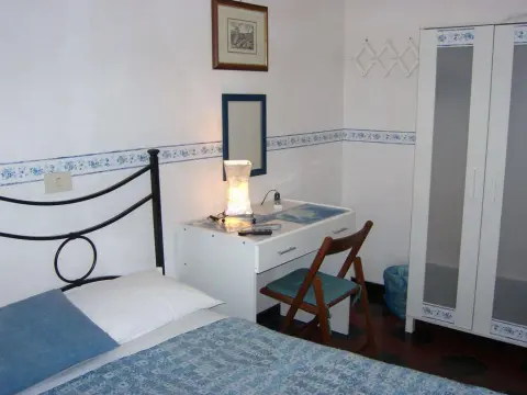 Night and Day - Photo 3