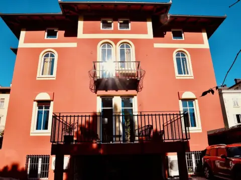 Nine Rooms Apartment - Photo 1