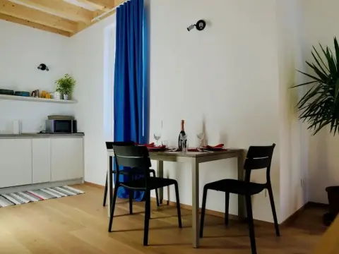 Nine Rooms Apartment - Photo 2