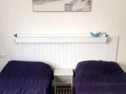 One More Night - Photo 1