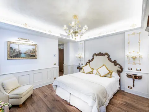 Monaco & Grand Canal Hotel - Photo 4