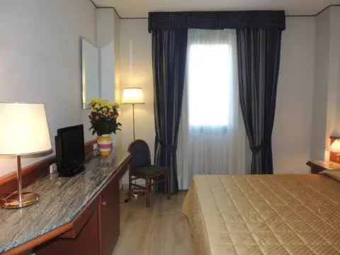 Park Hotel Cavalieri - Photo 3