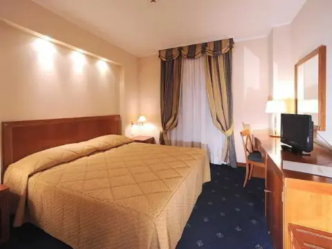 Park Hotel Cavalieri - Photo 4