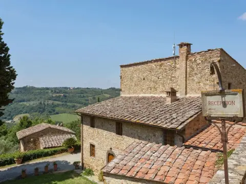 Picturesque Apartment in Montefiridolfi with Swimming Pool - Photo 1