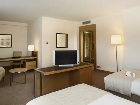 Plaza Caserta - Photo 4